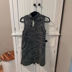 Gray and Black Sleeveless Knit Dress